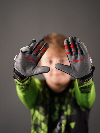 Finger Green & Red Gloves 23